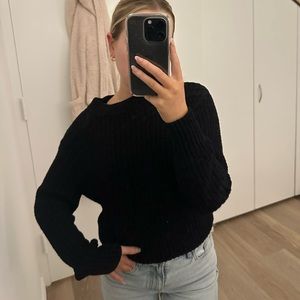 BUNDLE - ARITZIA black knit sweater and Canada goose xxs coat